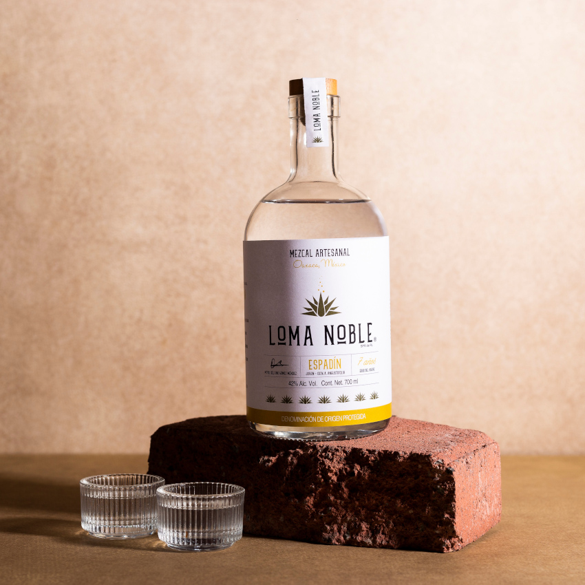 LOMA NOBLE Mezcal Espadín, 42% vol., 700ml